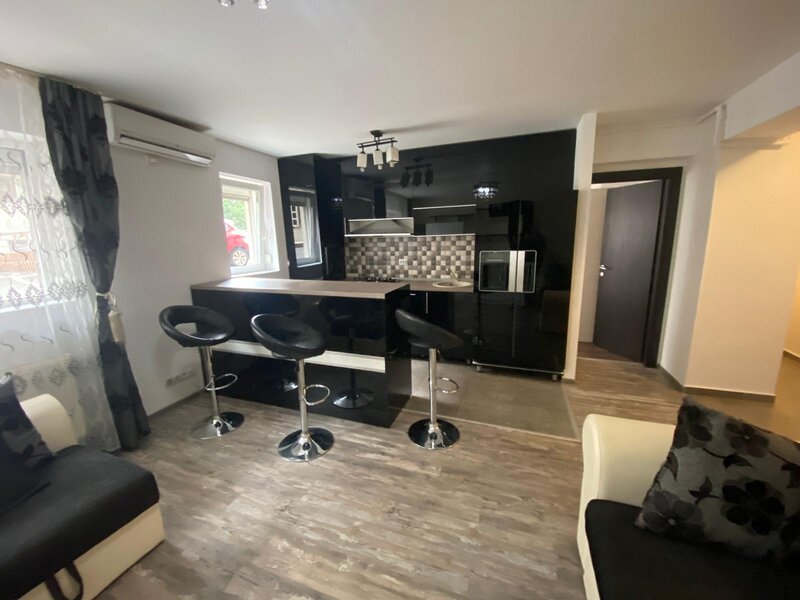 Titan - Trapezului - Metrou 1 Decembrie, 2 camere, bloc 2015, loc parcare