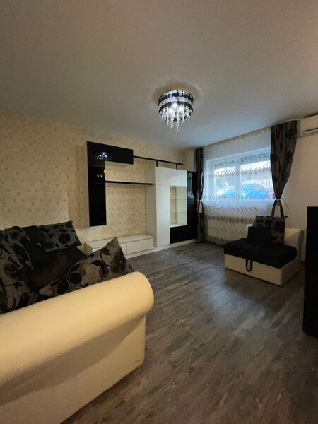 Titan - Trapezului - Metrou 1 Decembrie, 2 camere, bloc 2015, loc parcare